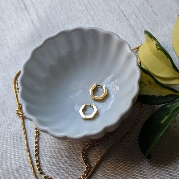 Waterproof Gold Jewelry Tarnish Free 18k Gold PVD Meivim Huggie Earrings - Picture 2 of 6